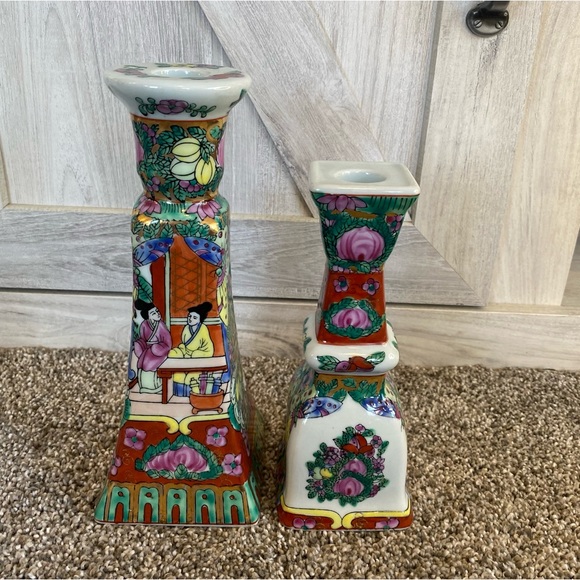 Vintage Pair of Famille Rose Candlestick/Candle Holders with Gold and Red Accent - Picture 3 of 7